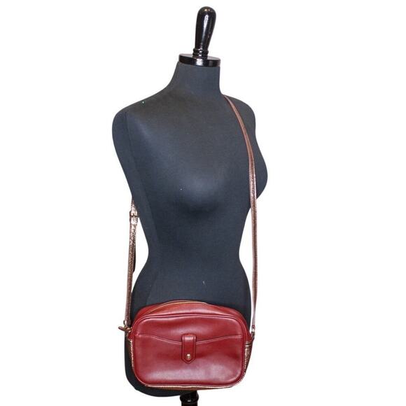 G.I.L.I. Burgundy Red Leather Crossbody Purse Gold Metallic Trim - Picture 1 of 6